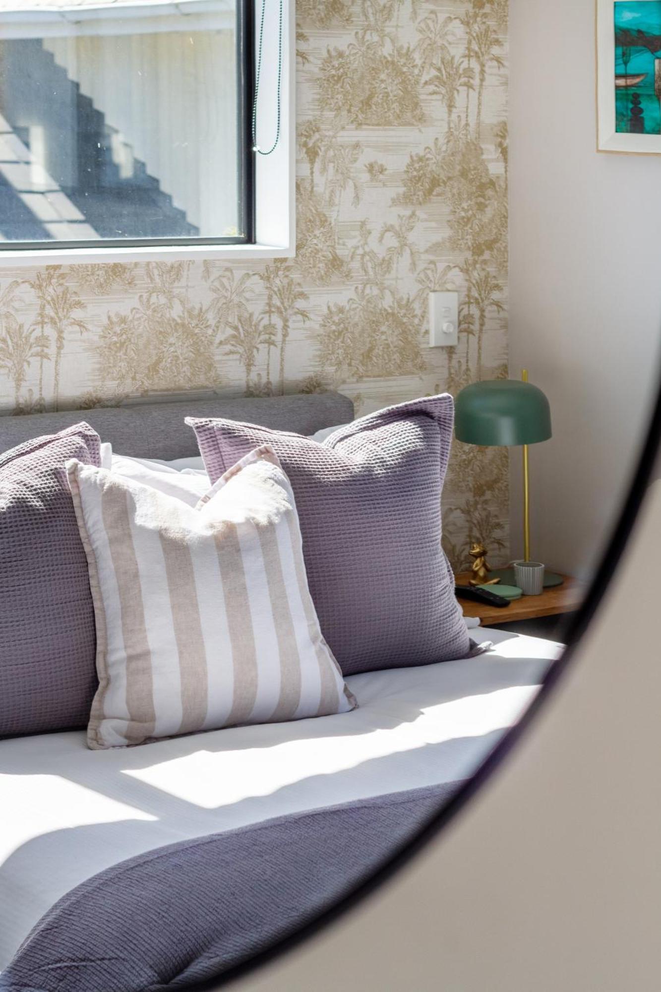Latimer Square Luxe: 1Br W/ Sofa Bed Κράισττσερτς Εξωτερικό φωτογραφία